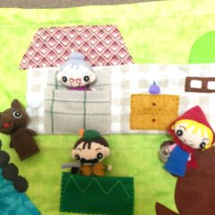 お久しぶりです(-_-;)　あかずきんタペストリー